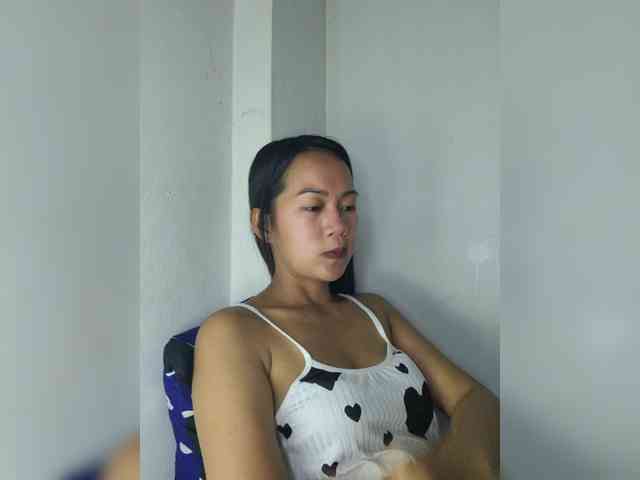 SmallThinWoman webcam
