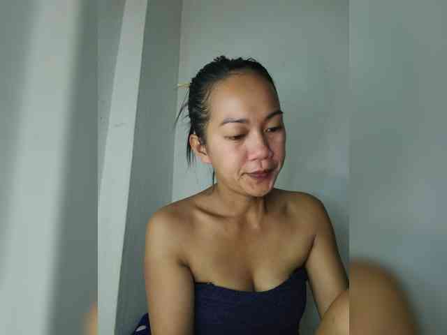 SmallThinWoman webcam