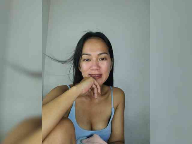 SweetKiana11 webcam