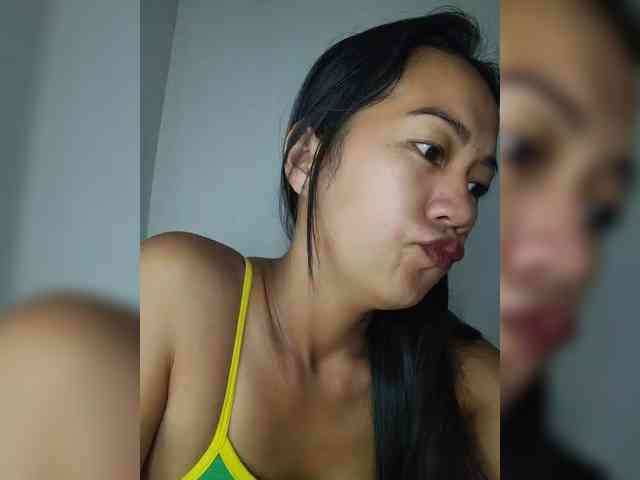 YoonaKiana webcam