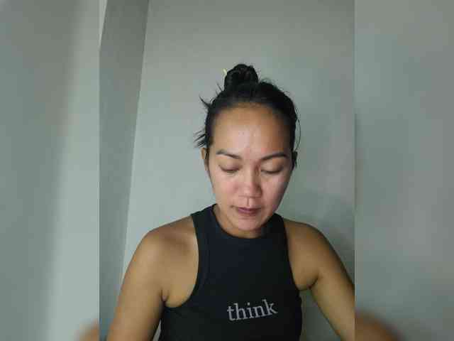 SmallThinWoman webcam