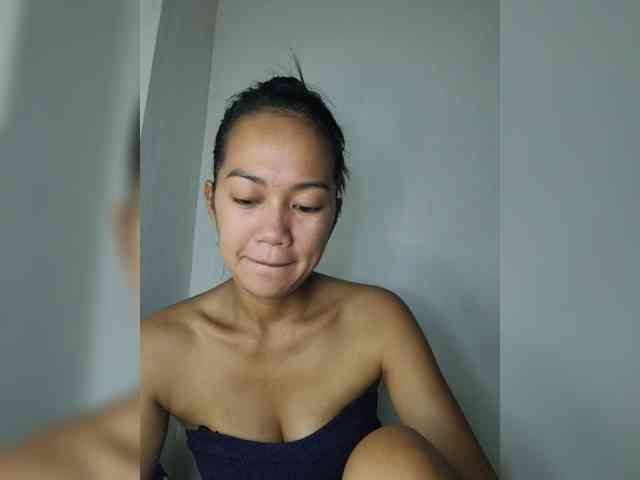 SmallThinWoman webcam