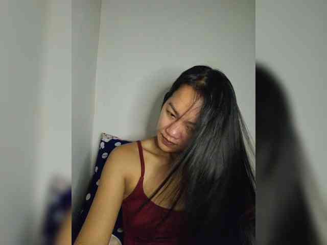 SweetKiana11 webcam