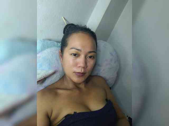 SmallThinWoman webcam