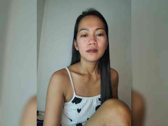 SmallThinWoman webcam