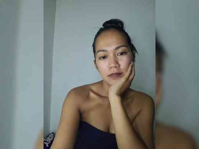 SmallThinWoman webcam
