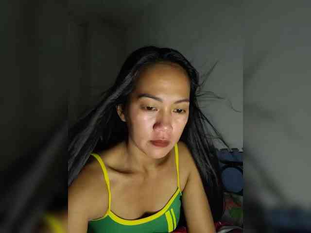 SweetKiana11 webcam