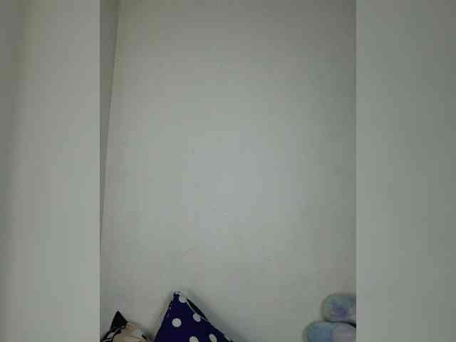 SweetKiana11 webcam