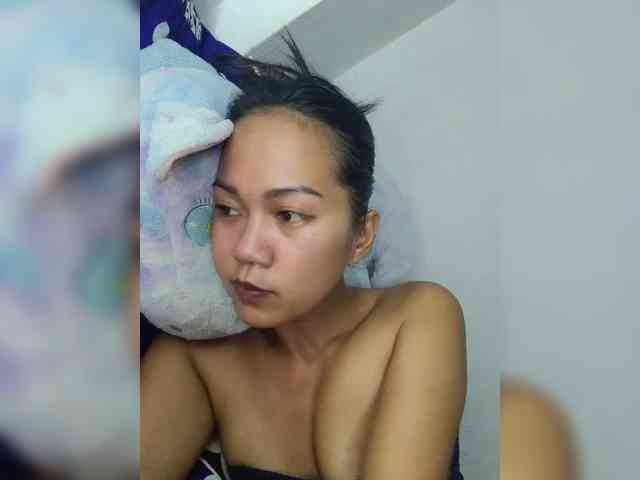 SmallThinWoman webcam
