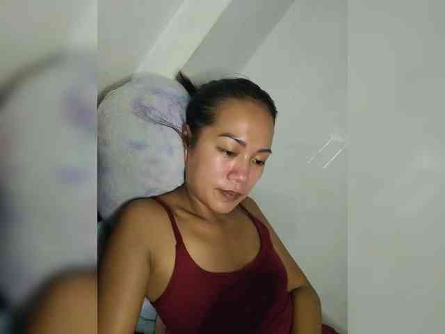 SweetKiana11 webcam