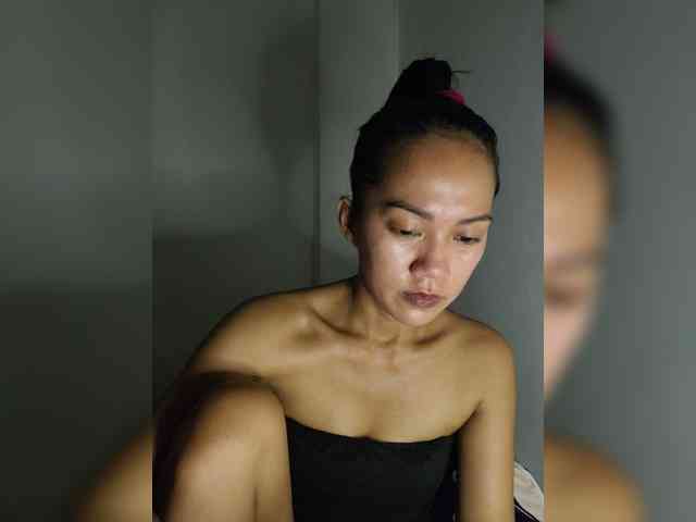 SweetKiana11 webcam