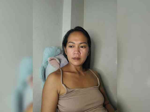 SmallThinWoman webcam