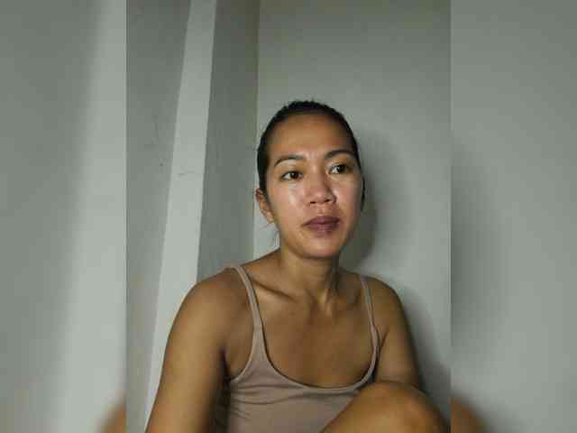 SmallThinWoman webcam