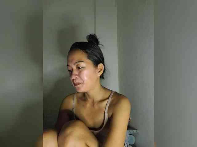 SweetKiana11 webcam