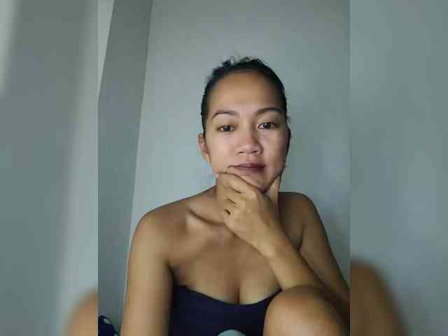 SmallThinWoman webcam