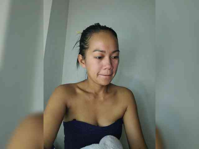 SmallThinWoman webcam