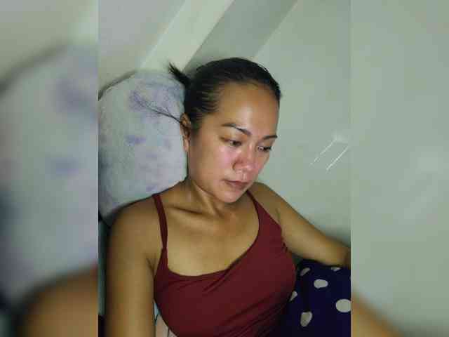 SweetKiana11 webcam