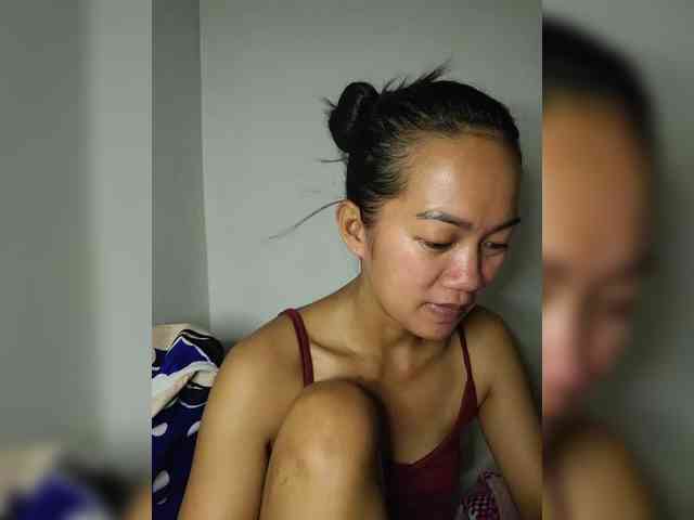 SweetKiana11 webcam