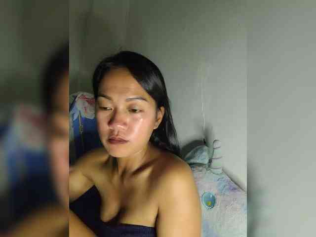 SweetKiana11 webcam
