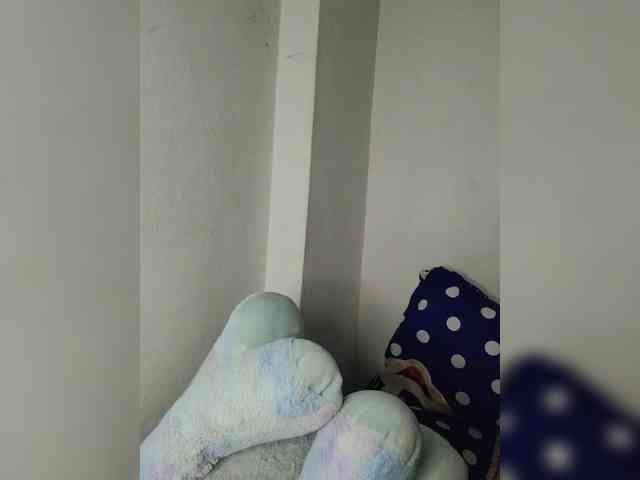 SmallThinWoman webcam