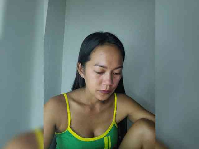 SmallThinWoman webcam