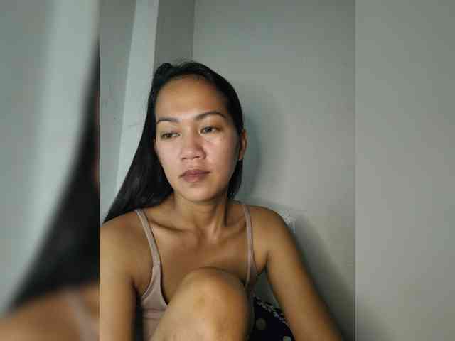 SmallThinWoman webcam