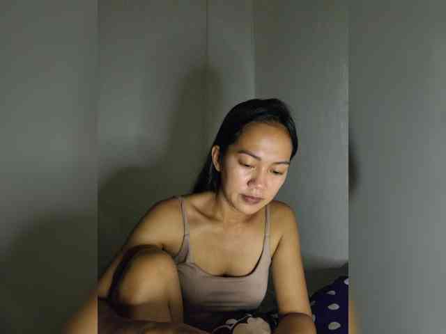 SweetKiana11 webcam