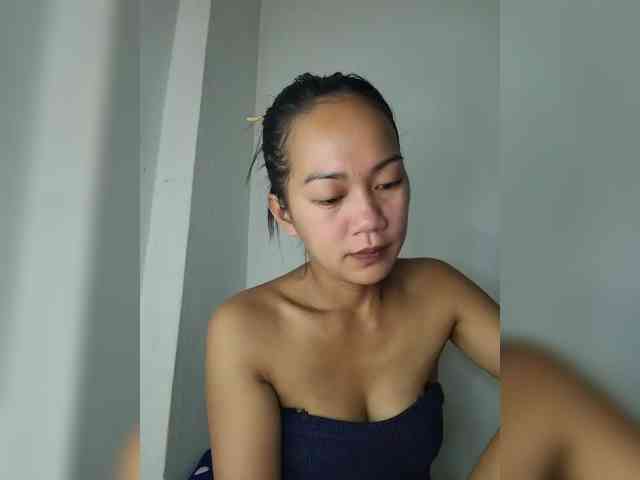 SmallThinWoman webcam