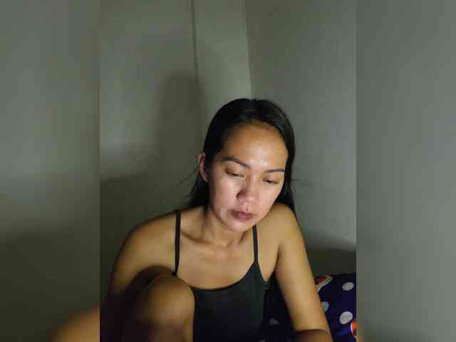 SweetKiana11 webcam