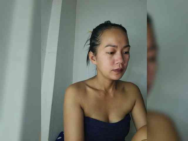 SmallThinWoman webcam