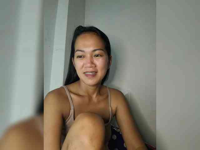 SmallThinWoman webcam