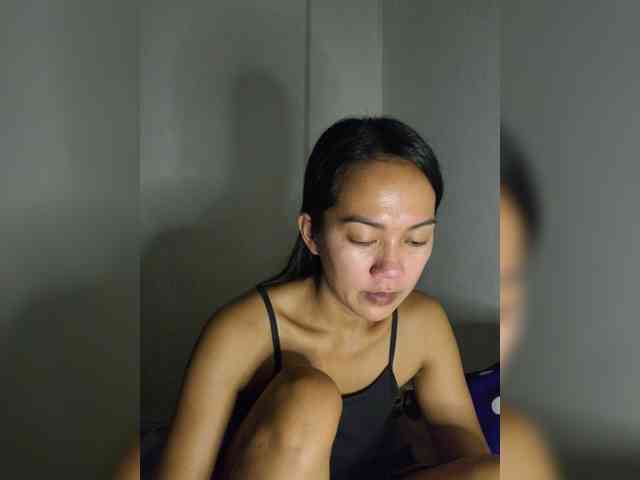 SweetKiana11 webcam