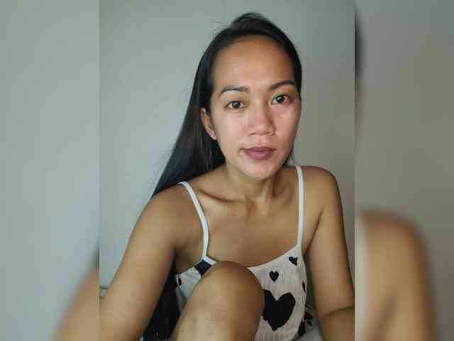 SmallThinWoman webcam