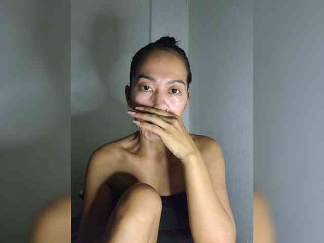 SweetKiana11 webcam