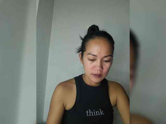 SmallThinWoman webcam