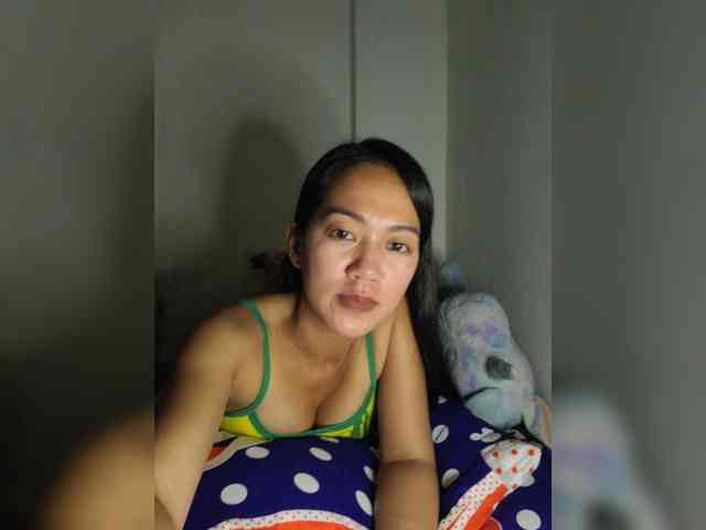 SweetKiana11 webcam