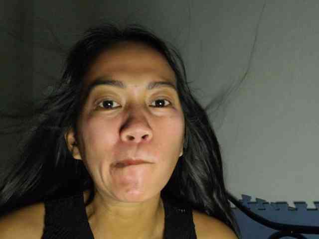 SweetKiana11 webcam