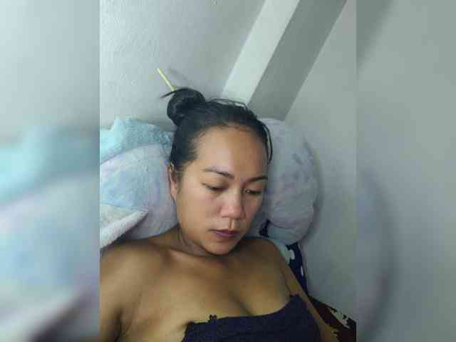 SmallThinWoman webcam