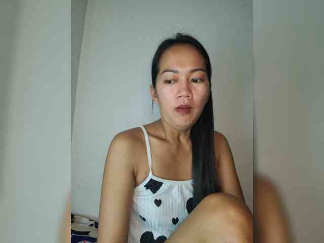 SmallThinWoman webcam