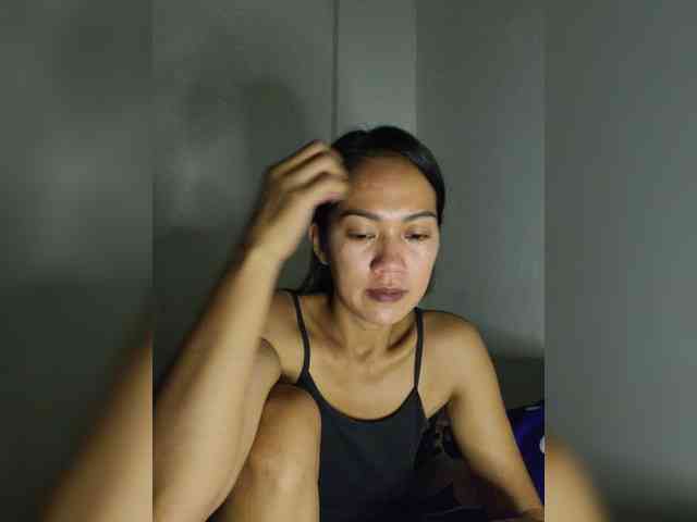 SweetKiana11 webcam
