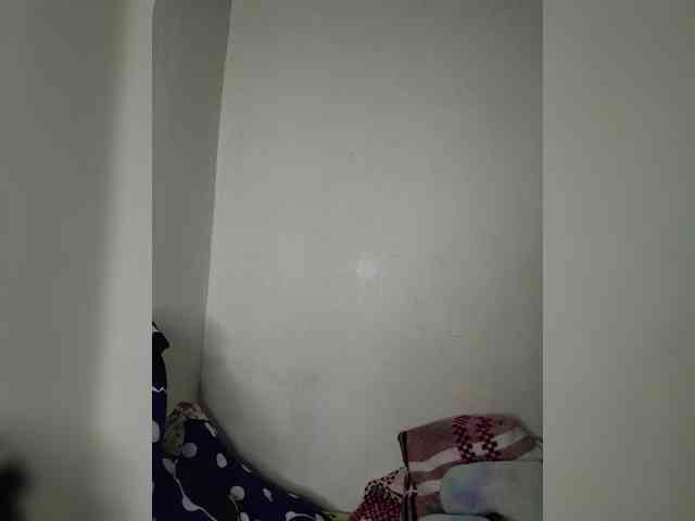 SweetKiana11 webcam