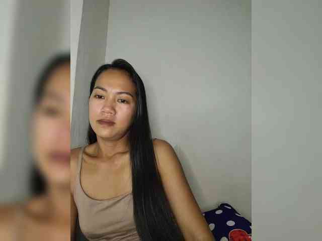 SmallThinWoman webcam
