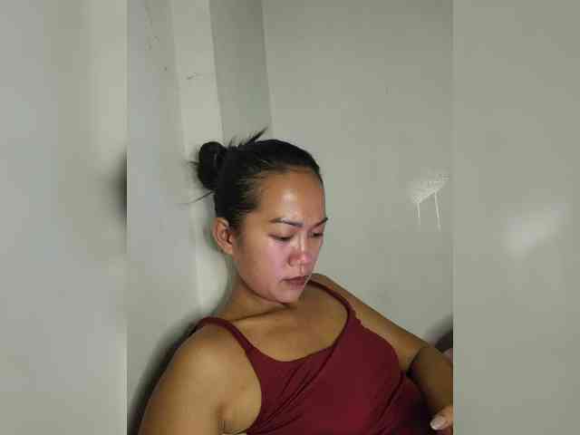 SweetKiana11 webcam