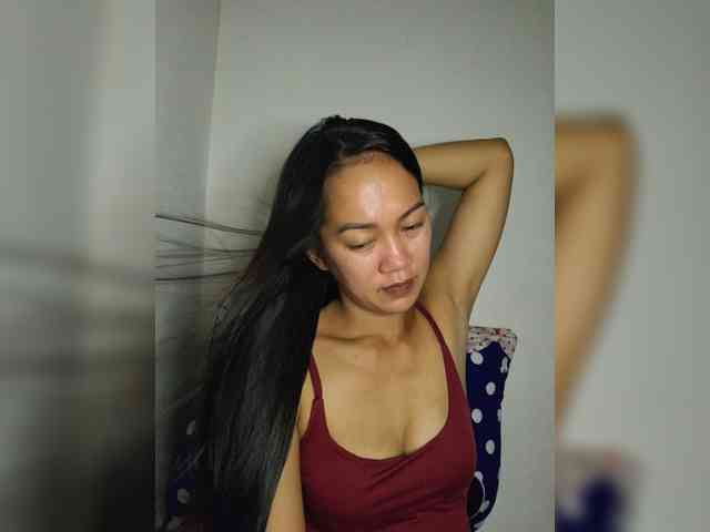 SweetKiana11 webcam
