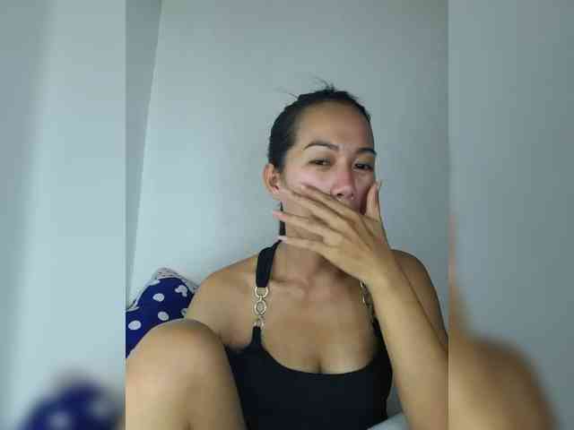 SmallThinWoman webcam