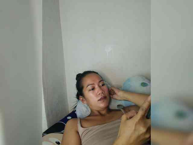 SmallThinWoman webcam