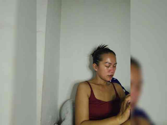 SweetKiana11 webcam