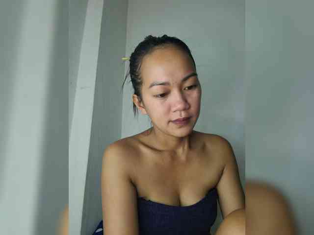 SmallThinWoman webcam