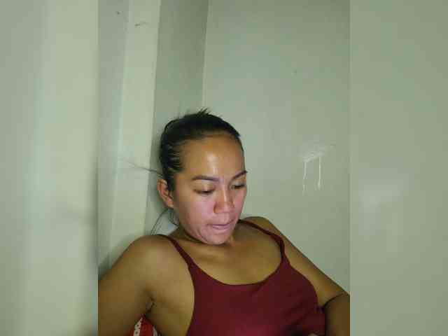 SweetKiana11 webcam