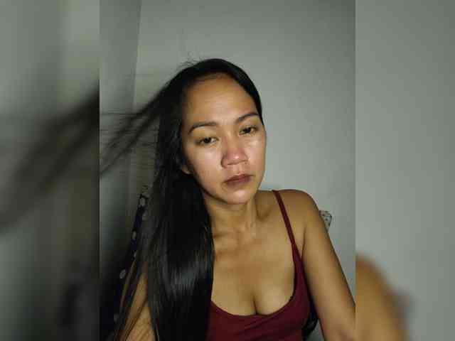 SweetKiana11 webcam